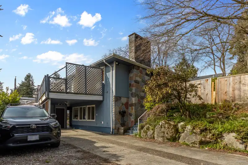 8035 NELSON AVENUE - photo 1 of 32