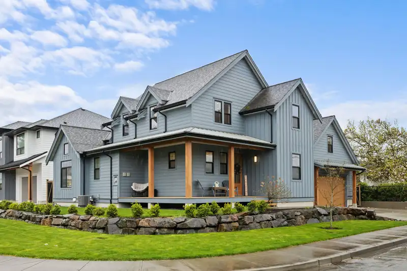 1864 AGASSIZ AVENUE - photo 1 of 40