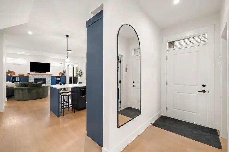 1864 AGASSIZ AVENUE - photo 4 of 40