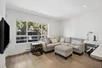302 555 W 14TH AVENUE - thumbnail 1