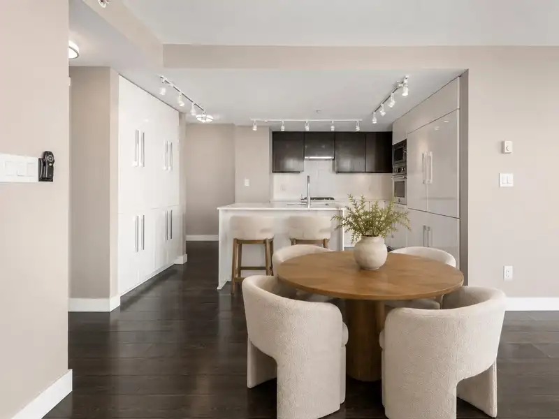 1204 188 AGNES STREET - photo 3 of 28