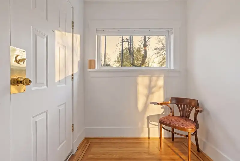 2273 E 2ND AVENUE - photo 2 of 38