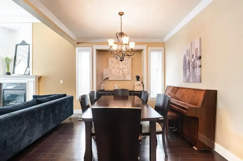 14239 62 AVENUE - photo 4 of 35