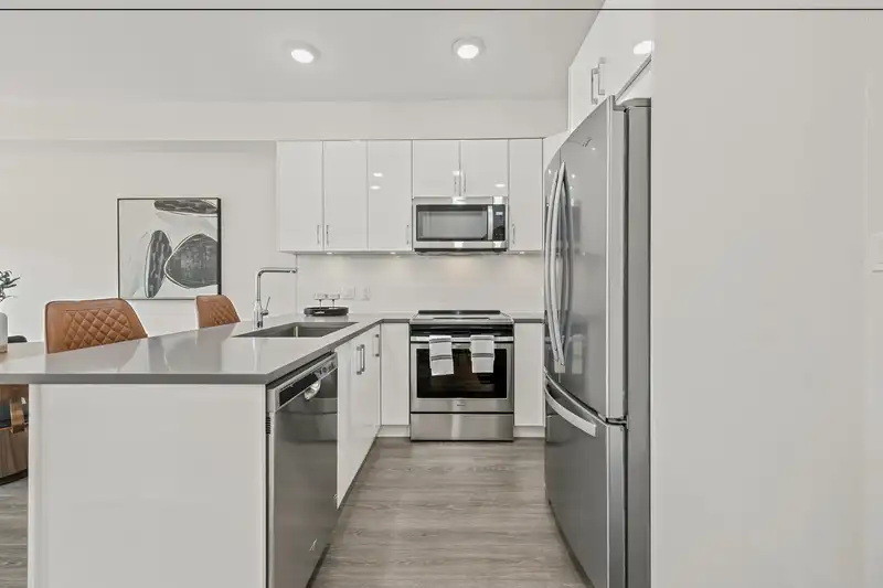 301 15351 101 AVENUE - photo 4 of 24