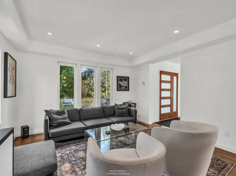132 W 22ND AVENUE - photo 2 of 40