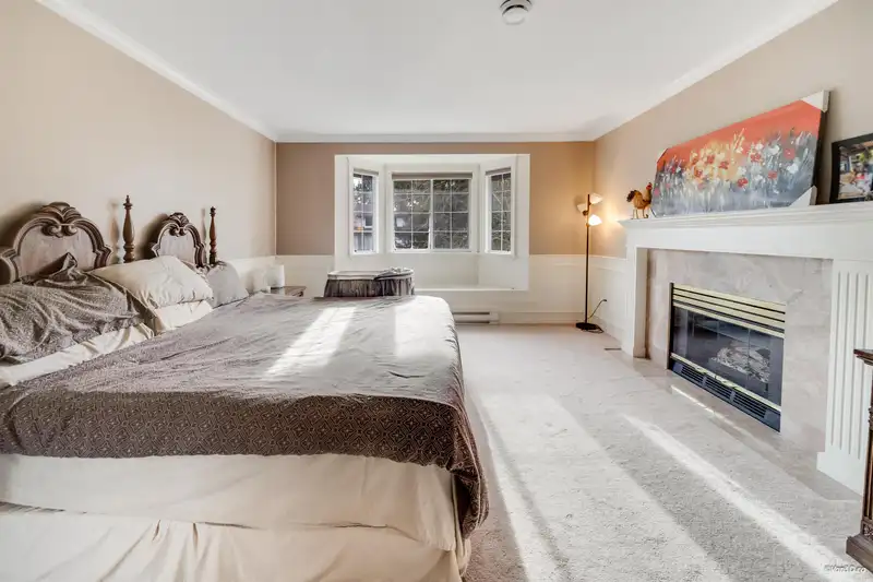 8569 141A STREET - photo 3 of 40