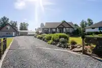 5728 BRADNER ROAD - thumbnail 1