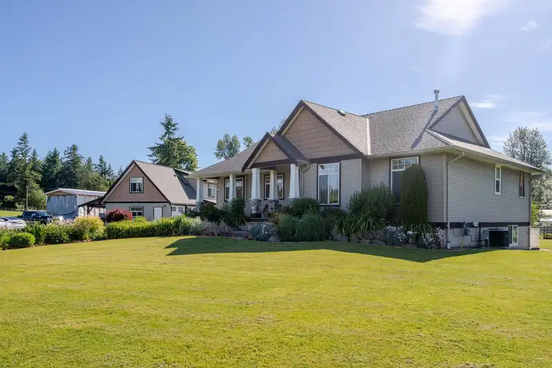 5728 BRADNER ROAD - photo 4 of 40