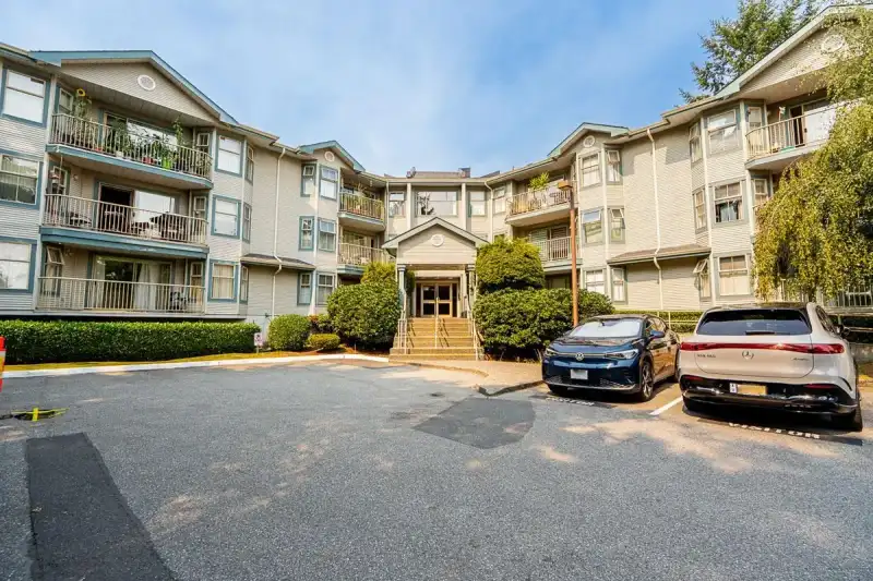 105 10743 139 STREET - photo 1 of 39