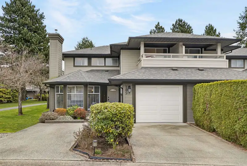 109 16080 82 AVENUE - photo 2 of 40