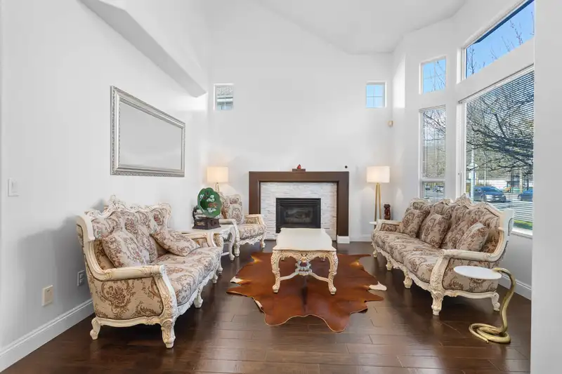 1288 RIVERSIDE DRIVE - photo 4 of 39