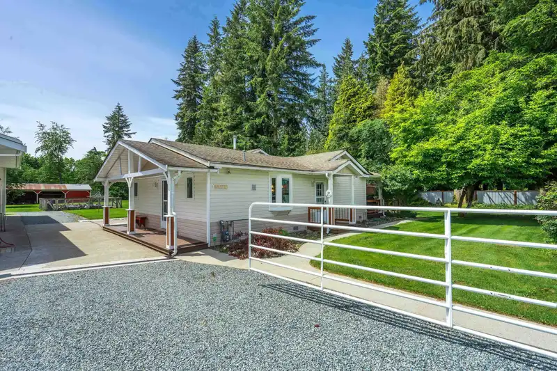 23618 48 AVENUE - photo 2 of 40