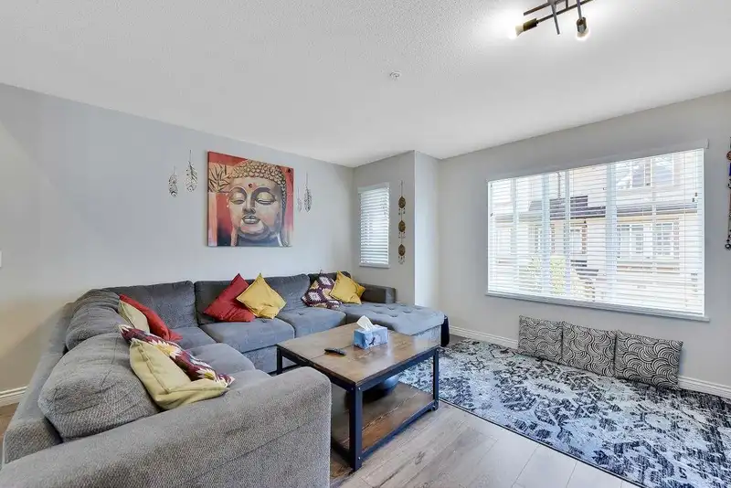 33 20540 66 AVENUE - photo 3 of 34
