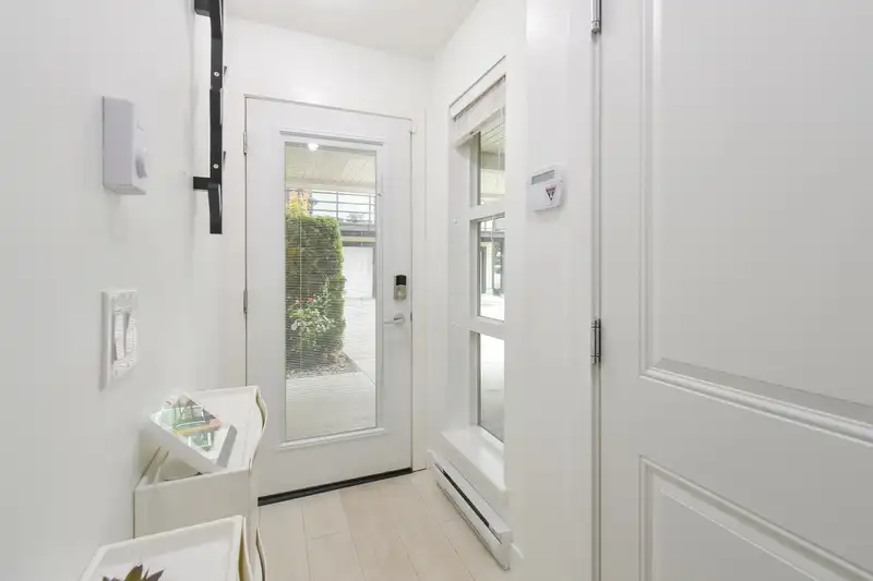 34 20857 77A AVENUE - photo 3 of 26