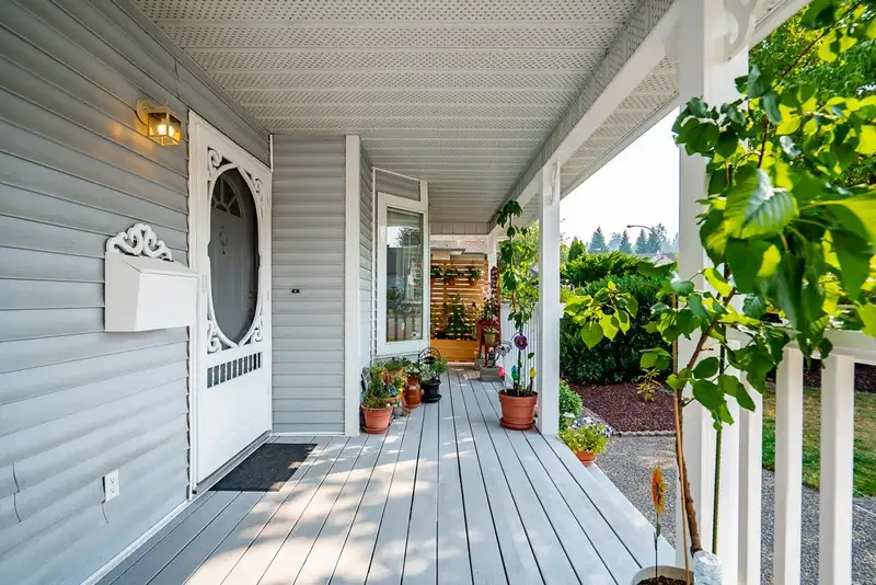 6304 135A STREET - photo 3 of 31