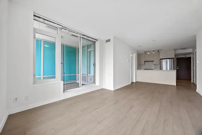 609 7688 ALDERBRIDGE WAY - photo 3 of 32