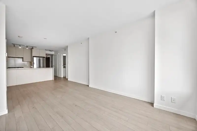 609 7688 ALDERBRIDGE WAY - photo 4 of 32