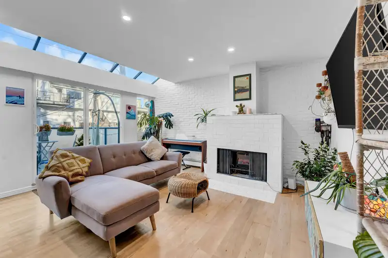 204 2125 YORK AVENUE - photo 1 of 24