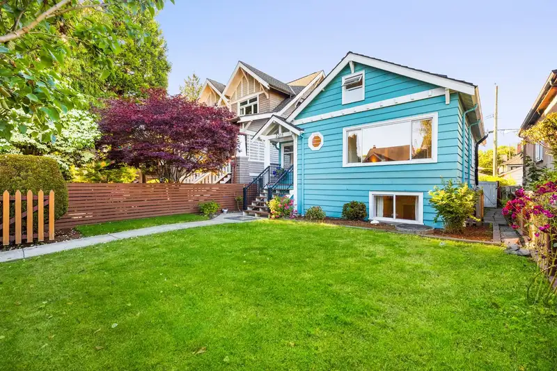 3311 W 8TH AVENUE - photo 3 of 40