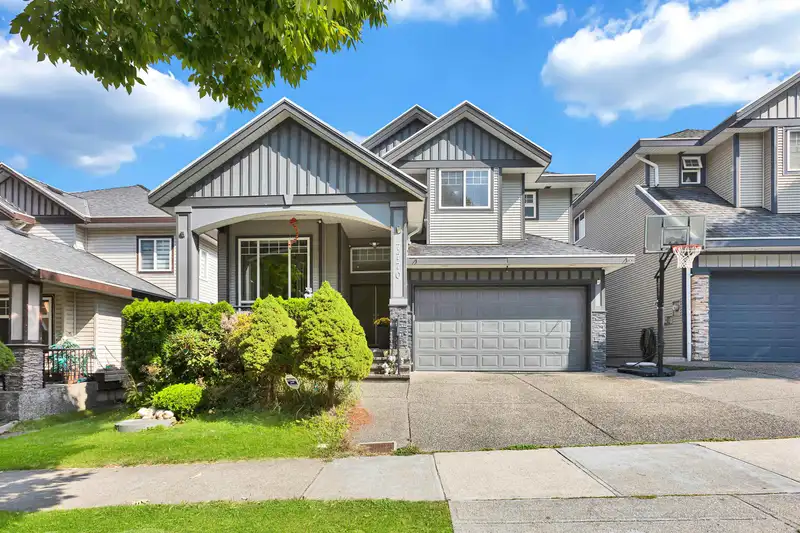 7770 146 STREET - photo 1 of 35