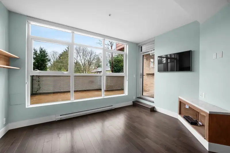 208 2250 COMMERCIAL DRIVE - photo 3 of 40