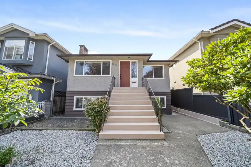 2634 PARKER STREET - photo 1 of 40