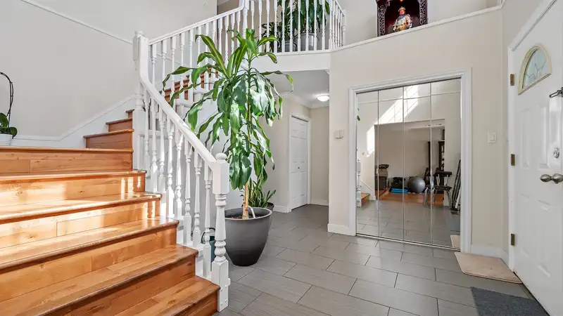 14077 84 AVENUE - photo 2 of 24