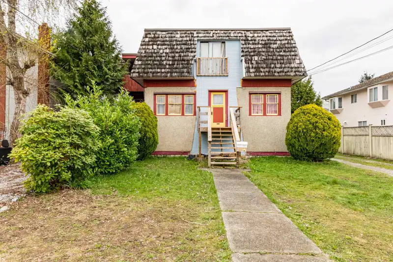 4939 SIDLEY STREET - photo 1 of 7