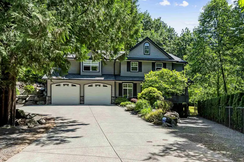 36319 BUCKINGHAM DRIVE - photo 1 of 40