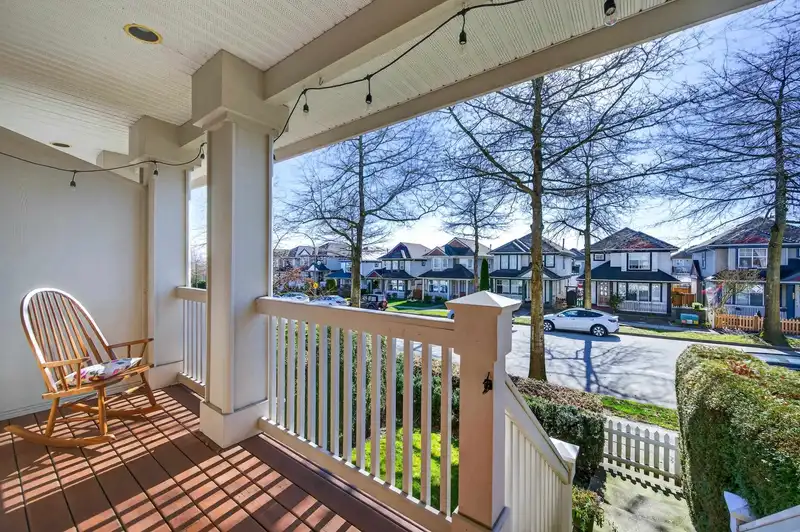 46 14877 58 AVENUE - photo 4 of 40