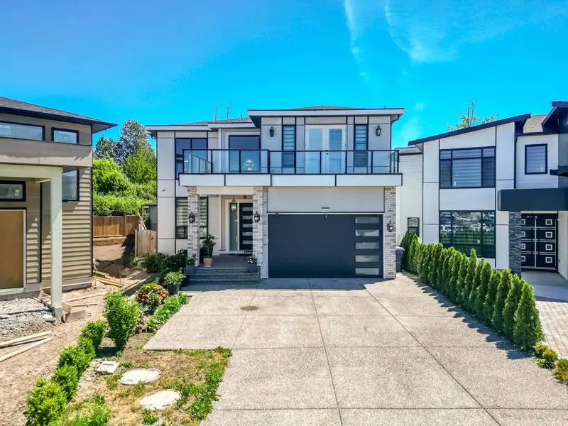 2546 TERMINAL COURT - photo 1 of 38