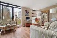 306 1688 ROBSON STREET - thumbnail 1