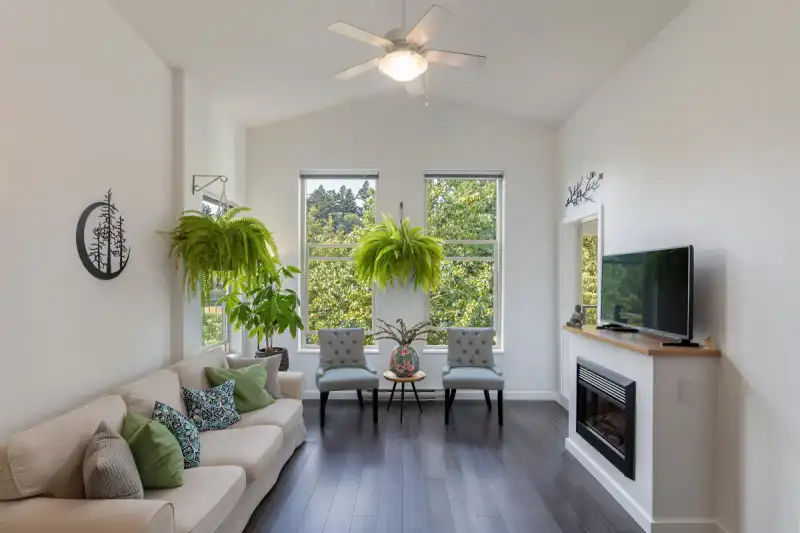 401 265 ROSS DRIVE - photo 1 of 32