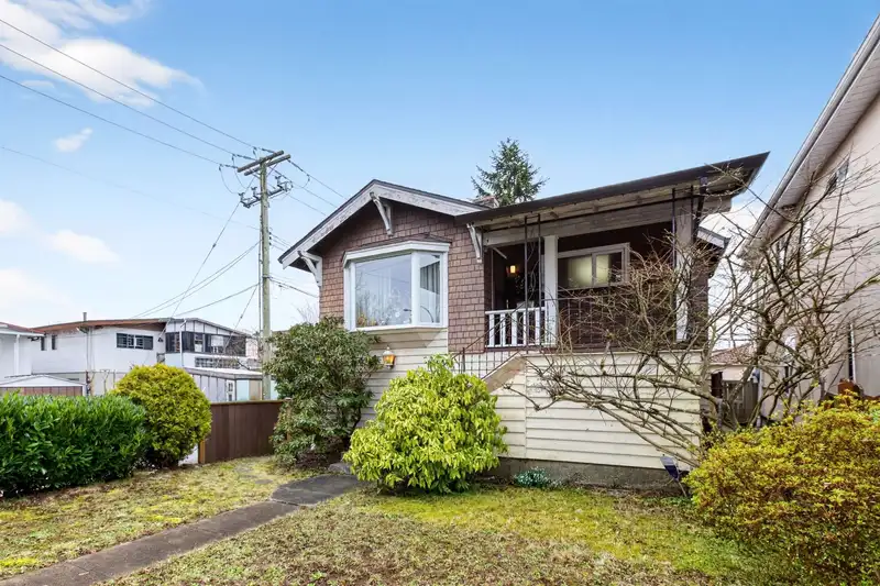 2284 E 45TH AVENUE - photo 1 of 39