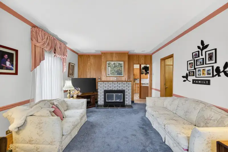 2284 E 45TH AVENUE - photo 4 of 39
