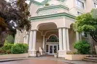 207 2985 PRINCESS CRESCENT - thumbnail 1