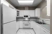 207 2985 PRINCESS CRESCENT - thumbnail 2