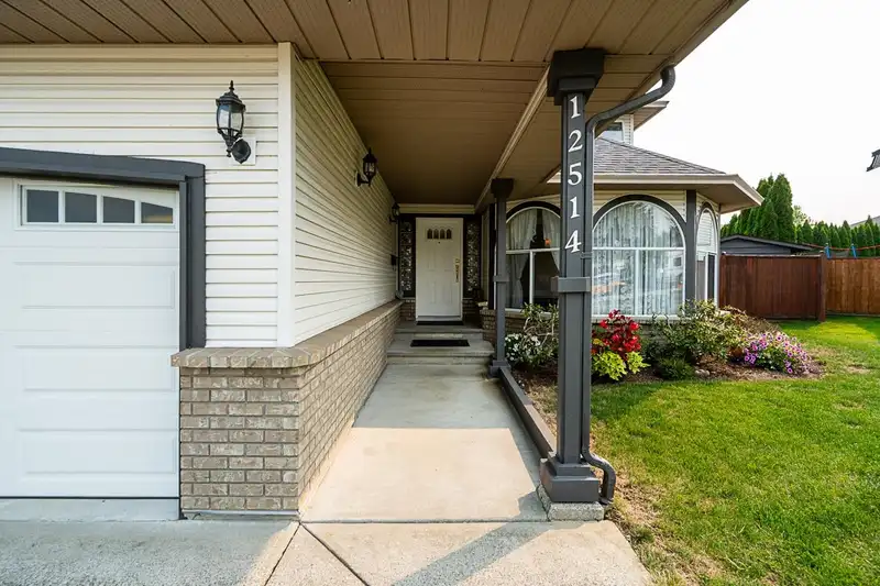 12514 220 STREET - photo 3 of 35