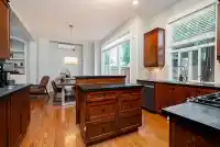 6075 165A STREET - thumbnail 8