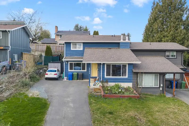2731 SANDON DRIVE - photo 2 of 26