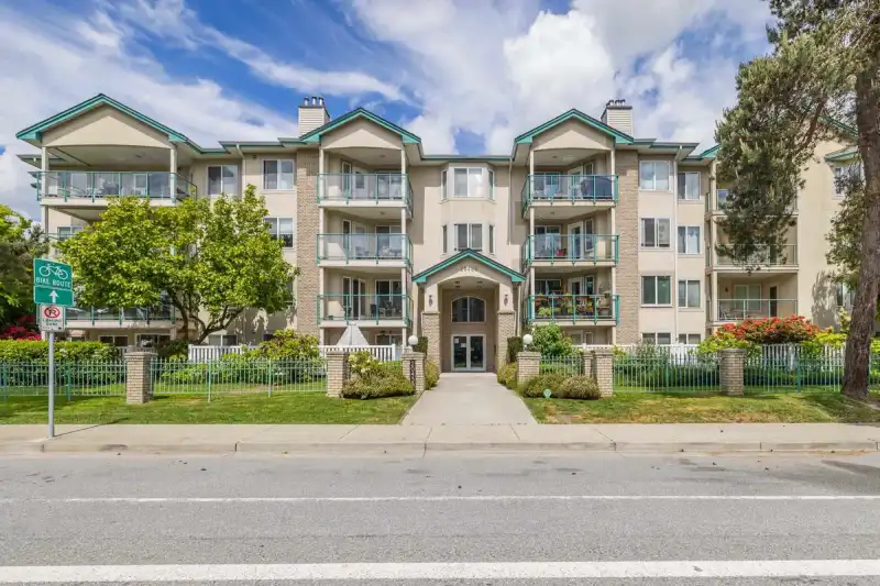 104 20433 53 AVENUE - photo 1 of 25