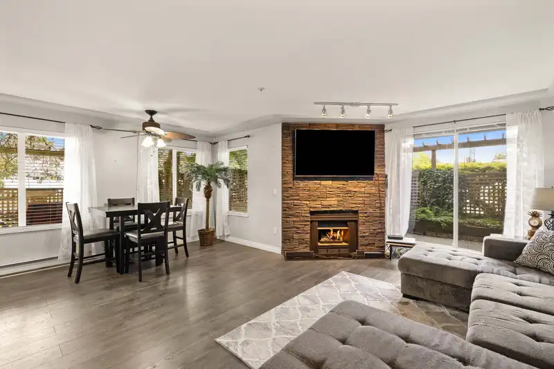 104 20433 53 AVENUE - photo 2 of 25