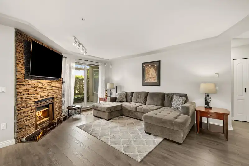 104 20433 53 AVENUE - photo 3 of 25
