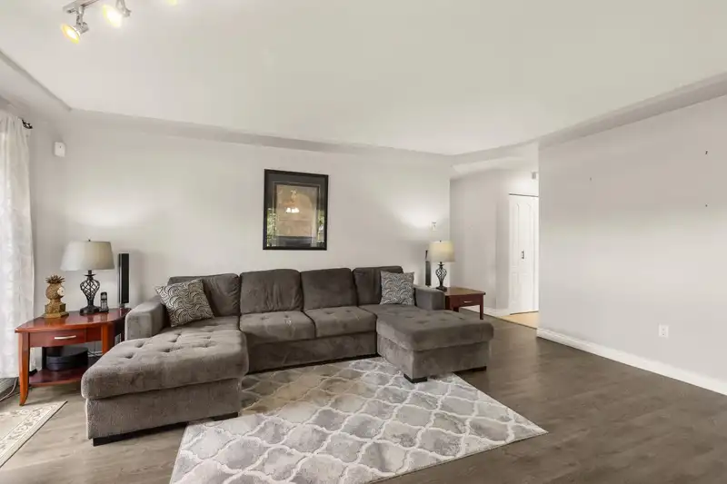 104 20433 53 AVENUE - photo 4 of 25