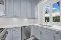 8580 CAMDEN CRESCENT - thumbnail 15