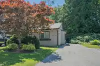 6 4929 207A STREET - thumbnail 1
