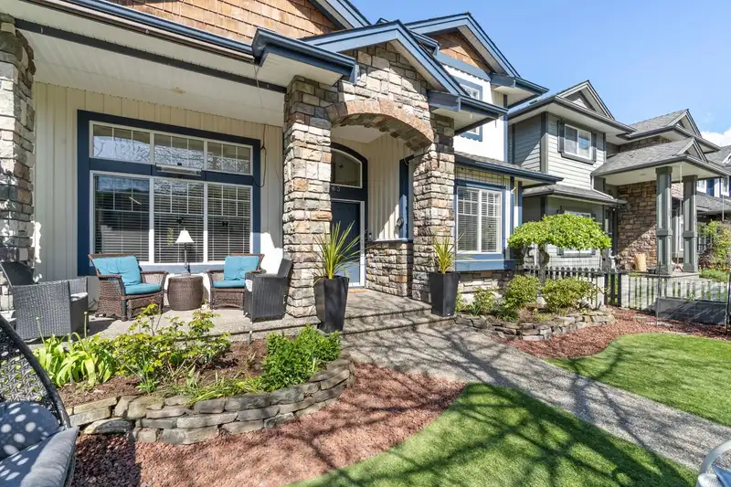 10363 ROBERTSON STREET - photo 1 of 38