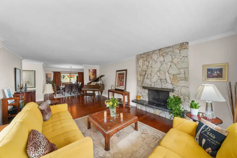 5174 DENNISON DRIVE - photo 4 of 37