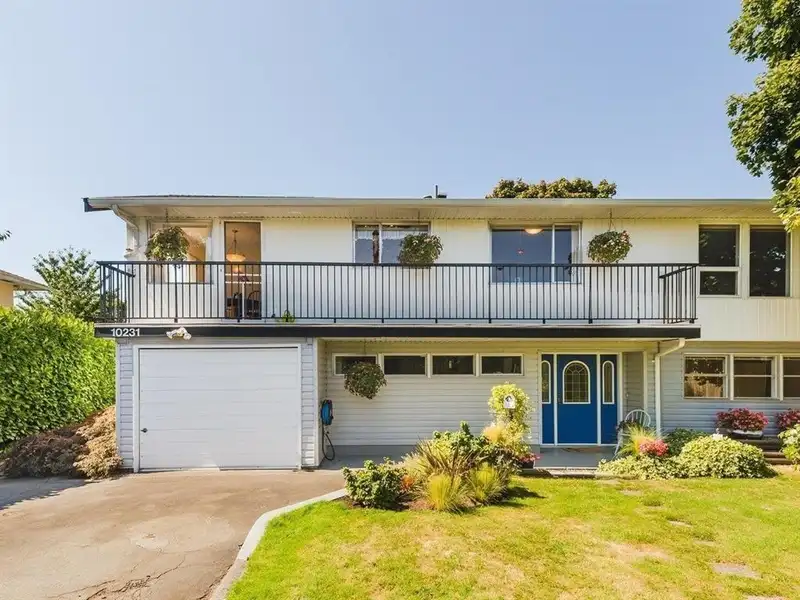 10231 AINTREE CRESCENT - photo 2 of 5