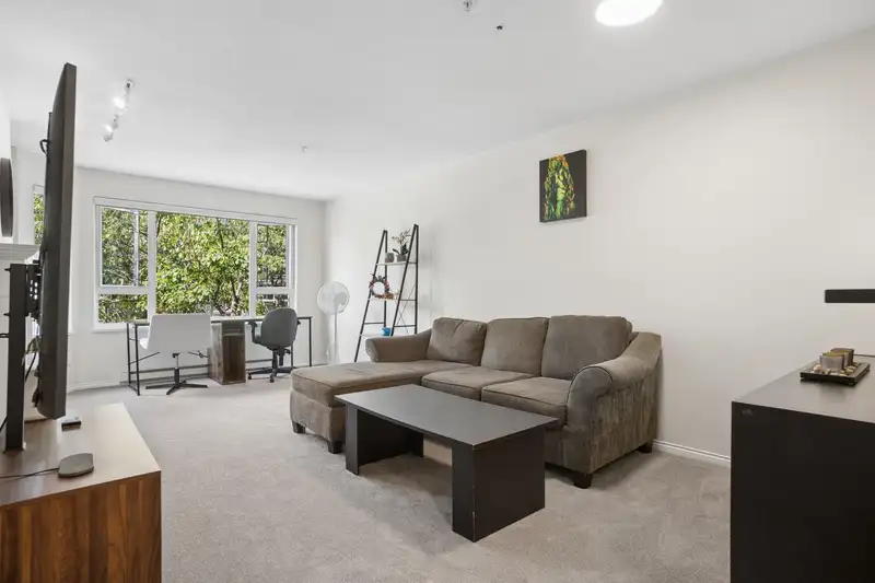 230 5888 DOVER CRESCENT - photo 4 of 35